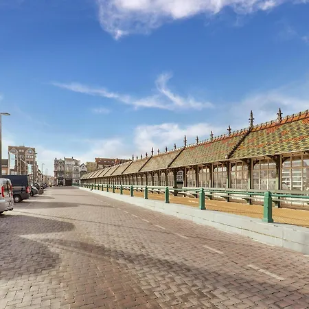 Cosy Near The Center, Cleaning Included Apartment Blankenberge